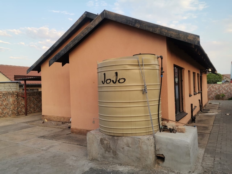 To Let 3 Bedroom Property for Rent in Tlhabane West North West